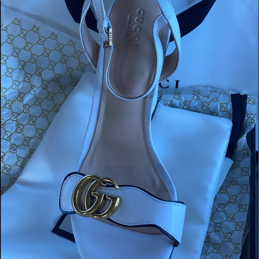 Gucci white leather Sandals